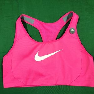 NIKE Women's Sports Bra